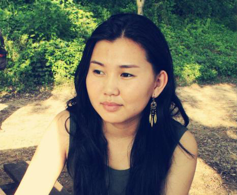 “Цагаан уул-2013” наадмын тэргүүн байрын шагналт яруу найрагч Э.Бүжинлхам